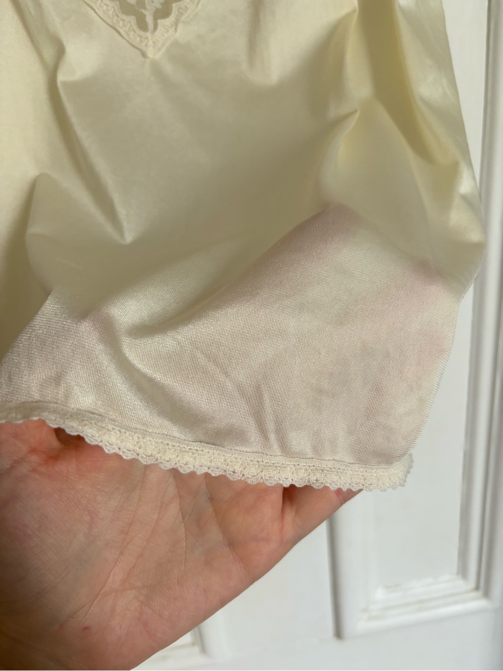 Vintage Lace-Trim Cream Camisole Top - Picture 3 of 6